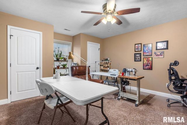 1606 Chriswell Gardens Street, Chatham, IL 62629