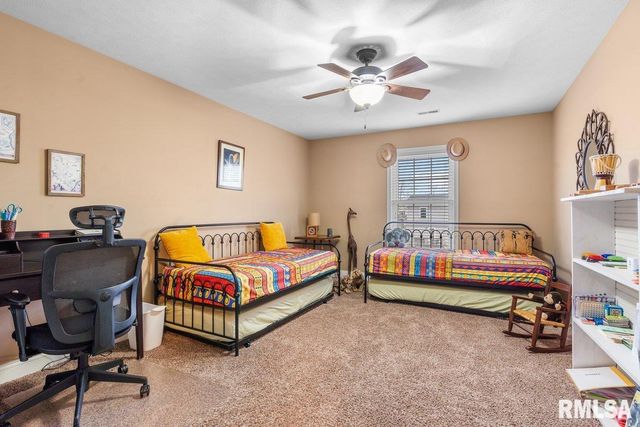 1606 Chriswell Gardens Street, Chatham, IL 62629