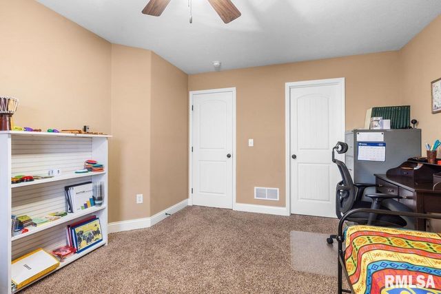 1606 Chriswell Gardens Street, Chatham, IL 62629