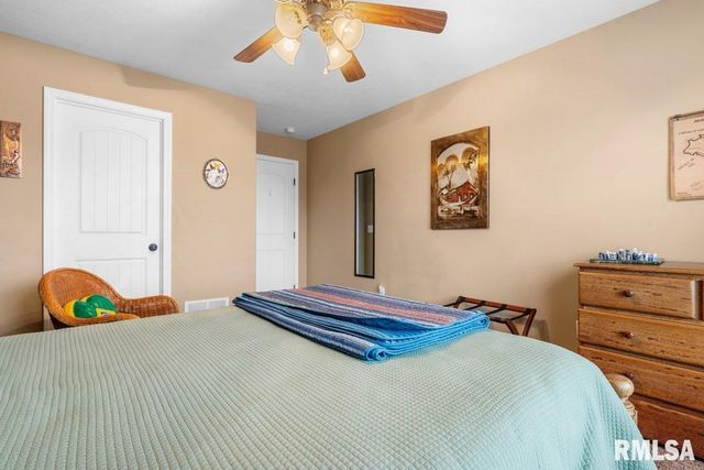 1606 Chriswell Gardens Street, Chatham, IL 62629