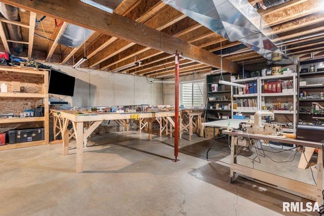 1606 Chriswell Gardens Street, Chatham, IL 62629