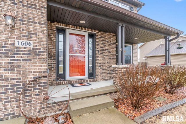 1606 Chriswell Gardens Street, Chatham, IL 62629