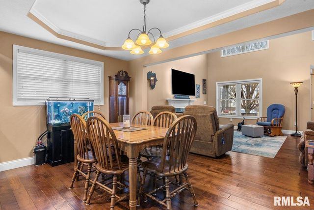 1606 Chriswell Gardens Street, Chatham, IL 62629