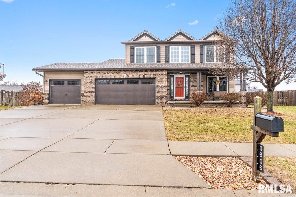 1606 Chriswell Gardens Street, Chatham, IL 62629