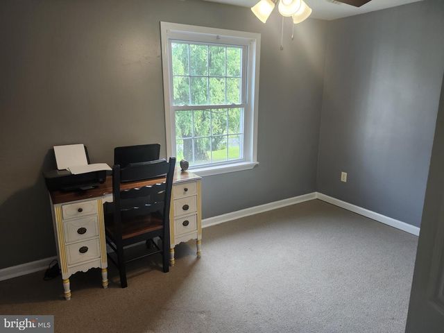 318 LONG LN, Lititz, PA 17543