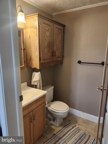 318 LONG LN, Lititz, PA 17543