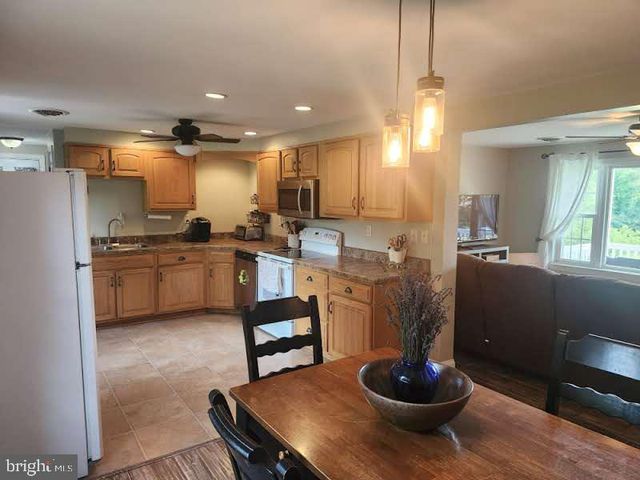 318 LONG LN, Lititz, PA 17543
