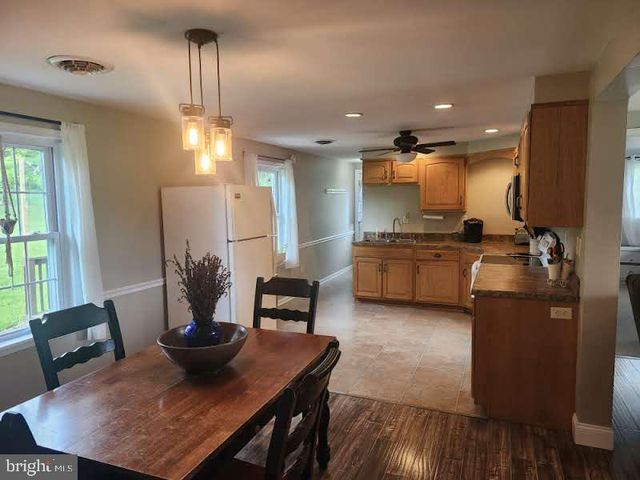 318 LONG LN, Lititz, PA 17543
