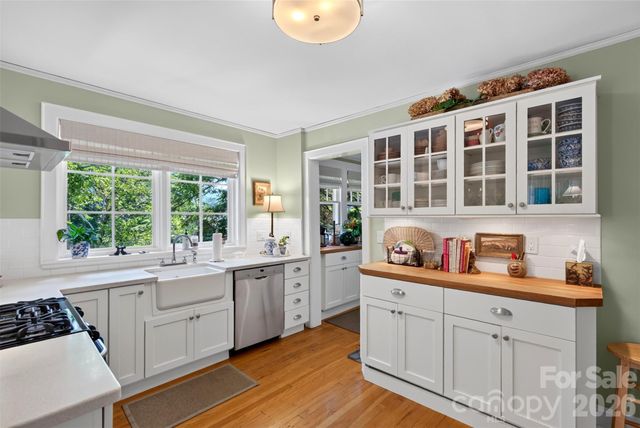 36 Mount Vernon Circle, Asheville, NC 28804