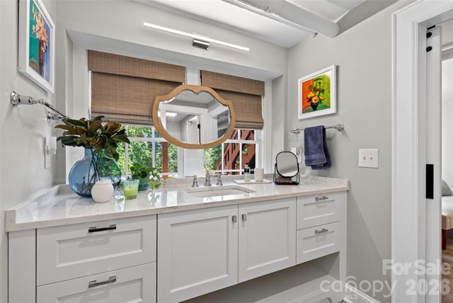 36 Mount Vernon Circle, Asheville, NC 28804