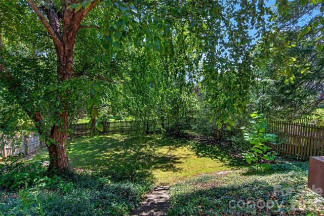 36 Mount Vernon Circle, Asheville, NC 28804