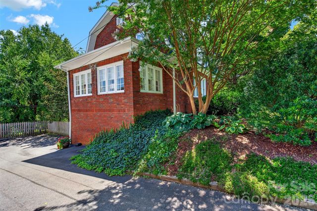 36 Mount Vernon Circle, Asheville, NC 28804