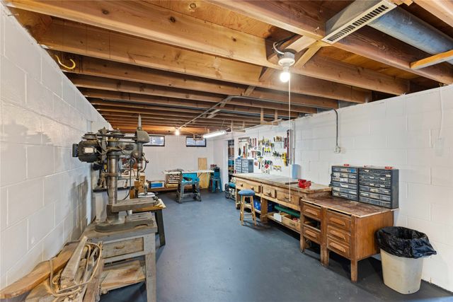 2614 Caulder Avenue, Des Moines, IA 50321