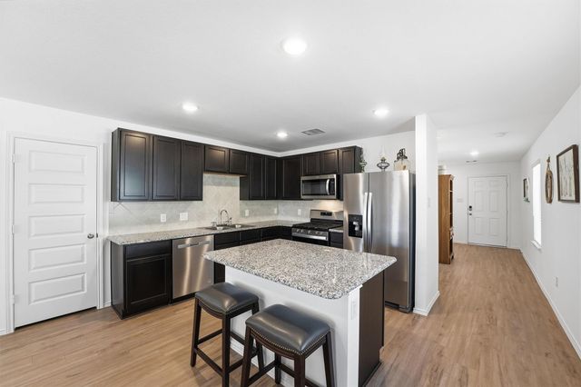 4535 Pinehurst Trace Drive, Pinehurst, TX 77362