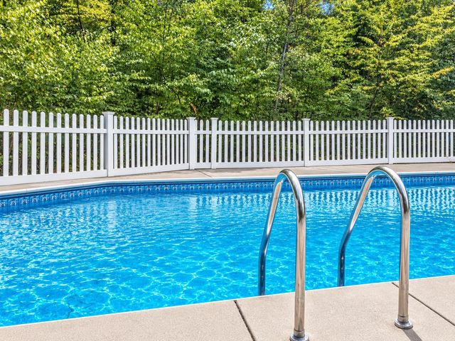 46 Bald Hill Road, Raymond, NH 03077
