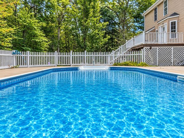 46 Bald Hill Road, Raymond, NH 03077