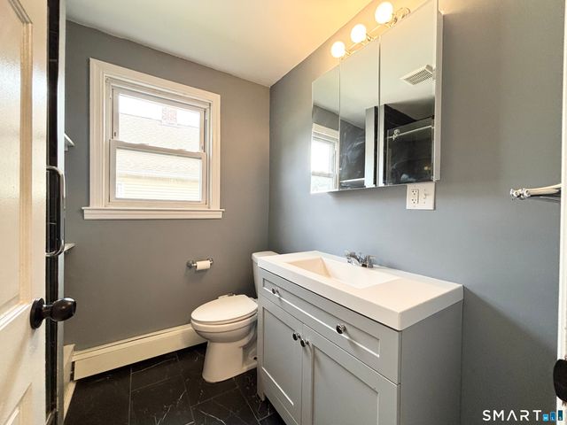 243 Knickerbocker Avenue, Stamford, CT 06907