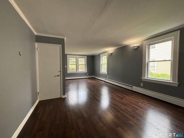 243 Knickerbocker Avenue, Stamford, CT 06907