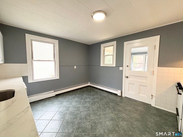 243 Knickerbocker Avenue, Stamford, CT 06907