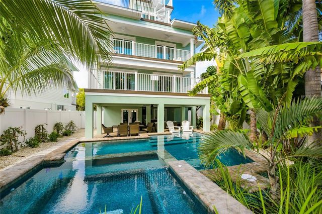 336 AVENIDA DE MAYO, Sarasota, FL 34242