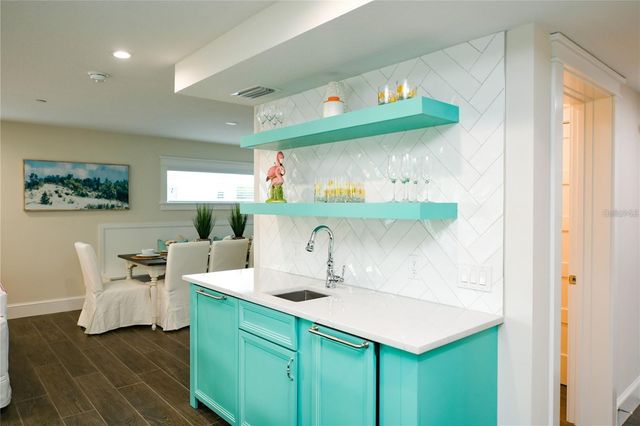 336 AVENIDA DE MAYO, Sarasota, FL 34242