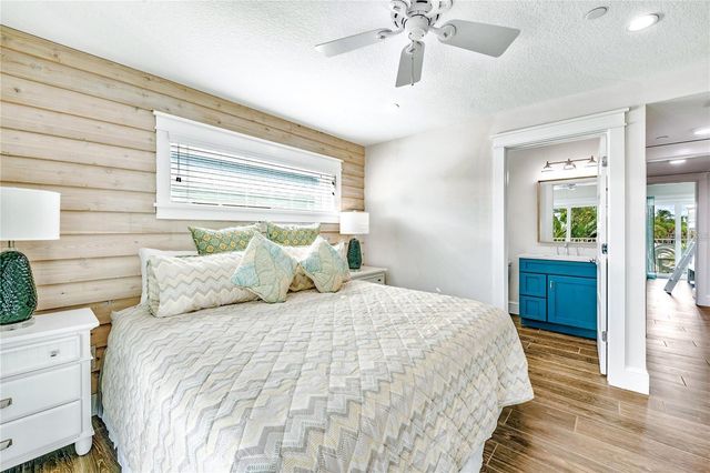 336 AVENIDA DE MAYO, Sarasota, FL 34242