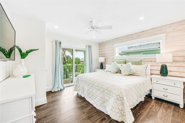 336 AVENIDA DE MAYO, Sarasota, FL 34242