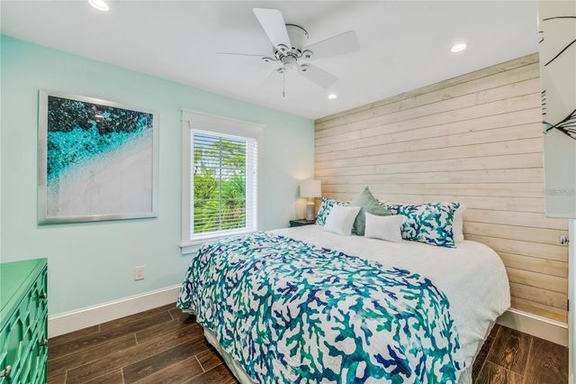 336 AVENIDA DE MAYO, Sarasota, FL 34242