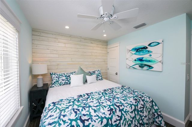 336 AVENIDA DE MAYO, Sarasota, FL 34242