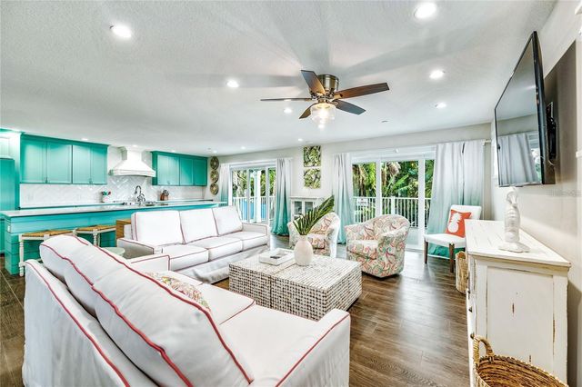 336 AVENIDA DE MAYO, Sarasota, FL 34242