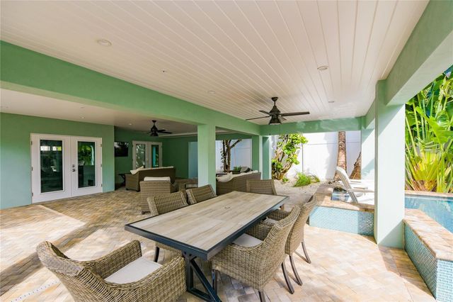 336 AVENIDA DE MAYO, Sarasota, FL 34242