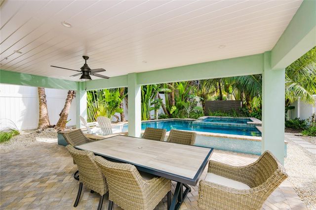 336 AVENIDA DE MAYO, Sarasota, FL 34242