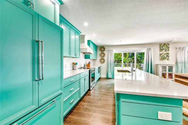 336 AVENIDA DE MAYO, Sarasota, FL 34242