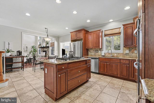 2452 MERCEDES CT, Harrisburg, PA 17112