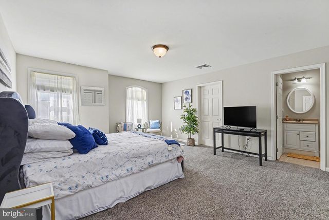 2452 MERCEDES CT, Harrisburg, PA 17112