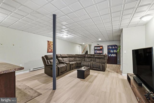 2452 MERCEDES CT, Harrisburg, PA 17112