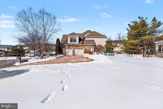 2452 MERCEDES CT, Harrisburg, PA 17112