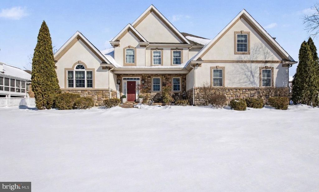 2452 MERCEDES CT, Harrisburg, PA 17112