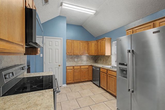 645 Cross Ridge Circle N, Fort Worth, TX 76120