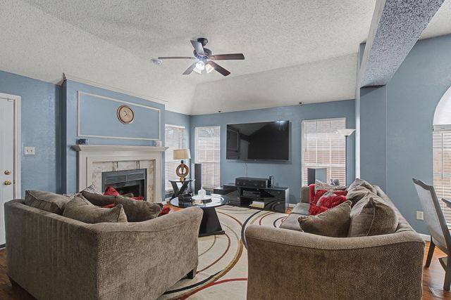 645 Cross Ridge Circle N, Fort Worth, TX 76120