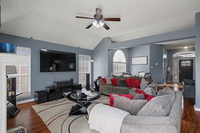 645 Cross Ridge Circle N, Fort Worth, TX 76120