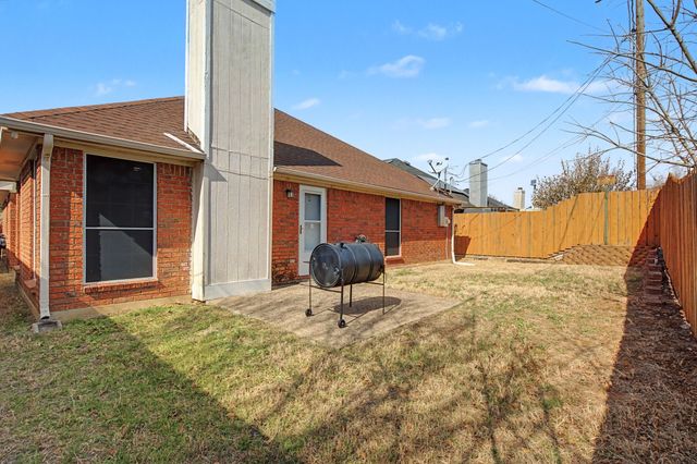 645 Cross Ridge Circle N, Fort Worth, TX 76120