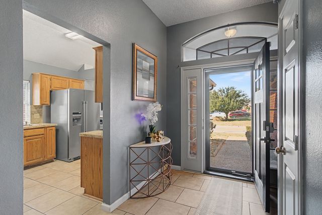 645 Cross Ridge Circle N, Fort Worth, TX 76120