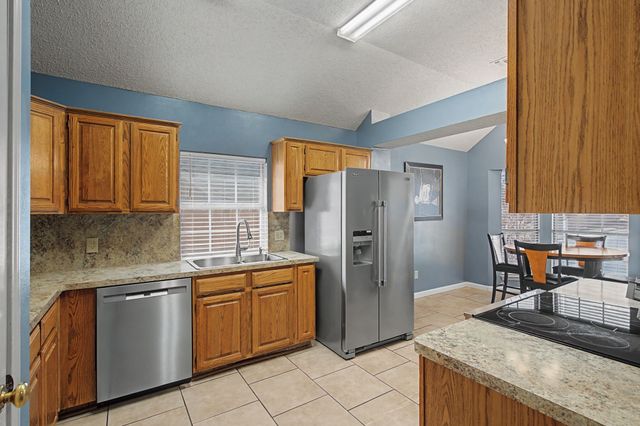 645 Cross Ridge Circle N, Fort Worth, TX 76120