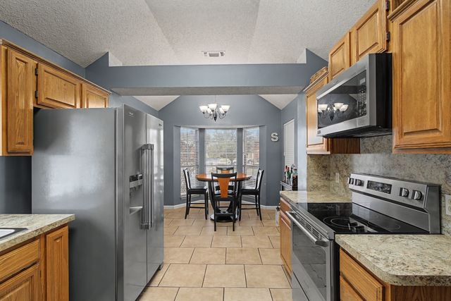 645 Cross Ridge Circle N, Fort Worth, TX 76120