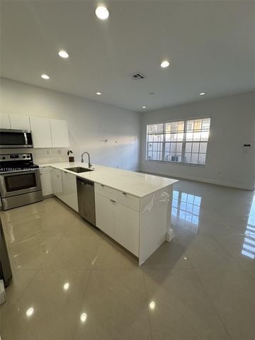 14623 SW 7th St 4-12, Pembroke Pines, FL 33027