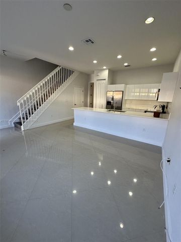 14623 SW 7th St 4-12, Pembroke Pines, FL 33027