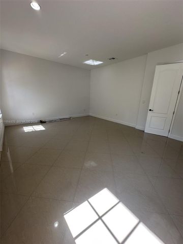 14623 SW 7th St 4-12, Pembroke Pines, FL 33027