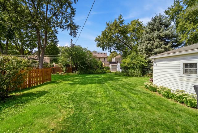 718 S Chestnut Avenue, Arlington Heights, IL 60005
