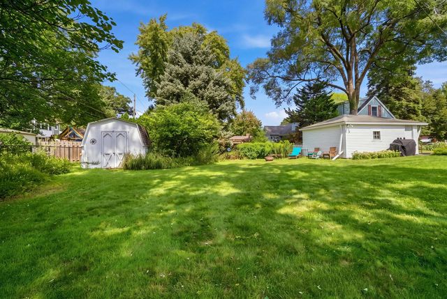718 S Chestnut Avenue, Arlington Heights, IL 60005